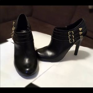 Leather black heels size 5